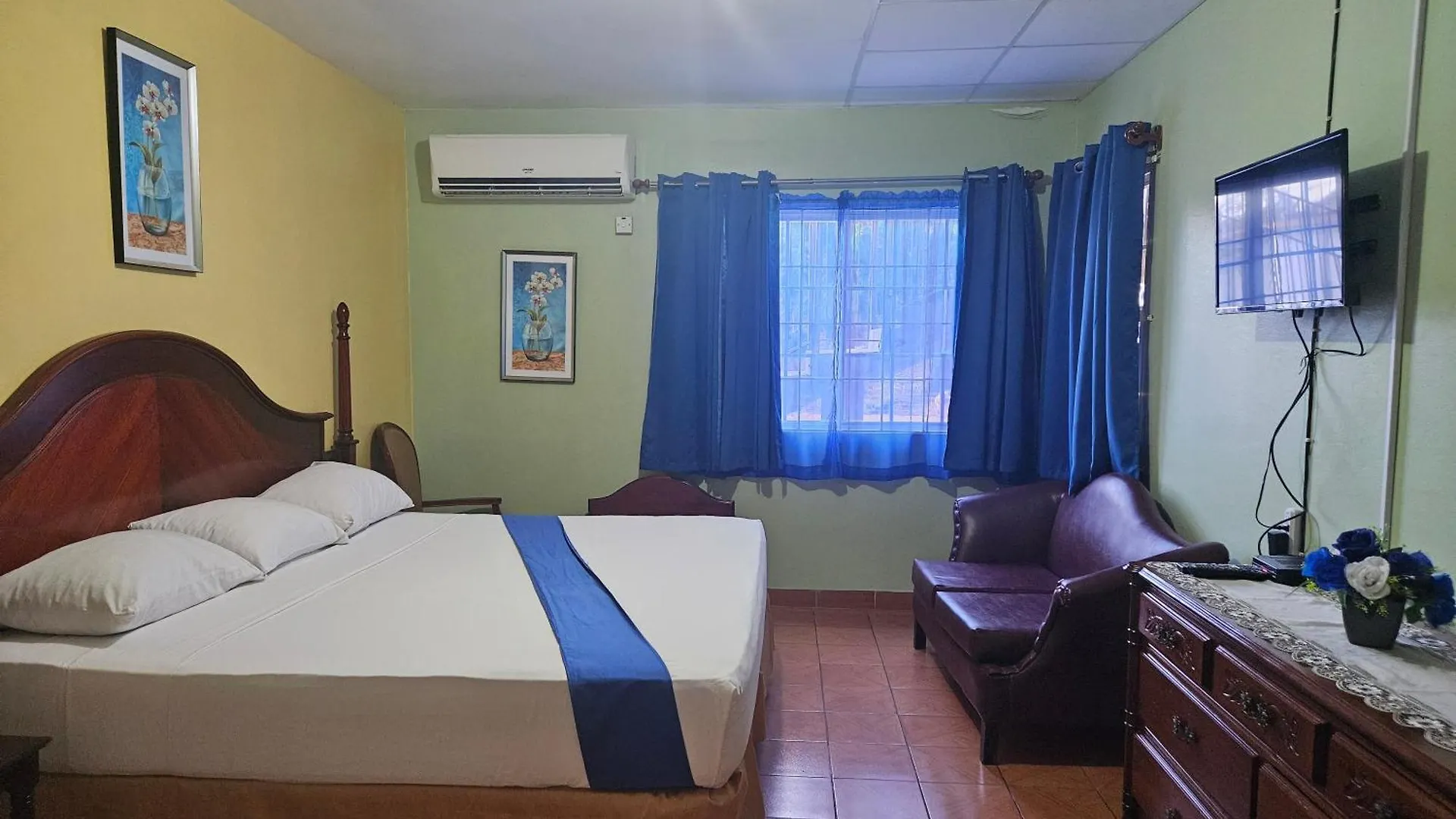 Palm Bay Guest House & Restaurant Montego Bay Jamaica